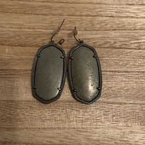 Kendra Scott Black and Gold Danielle Earrings